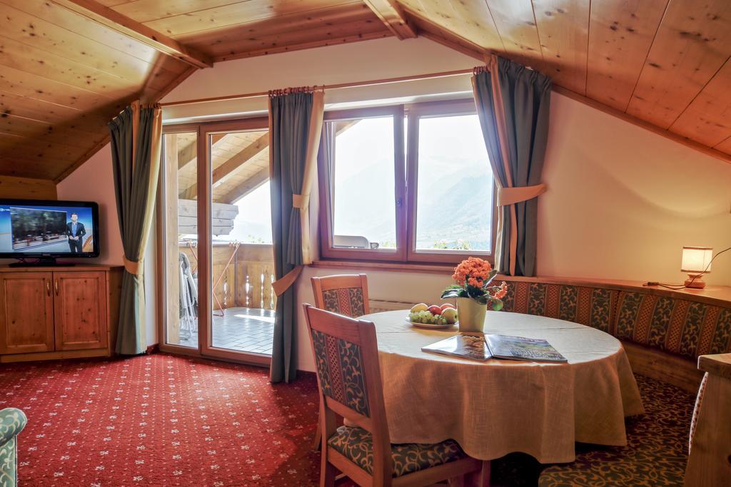 Residence Krone Schenna Εξωτερικό φωτογραφία