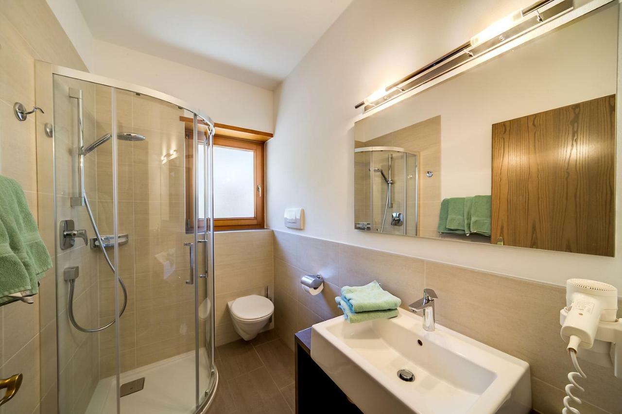 Residence Krone Schenna Εξωτερικό φωτογραφία